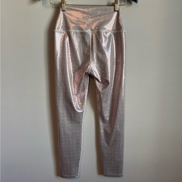 Carbon38 Metallic Pink Leggings - Picture 9 of 9